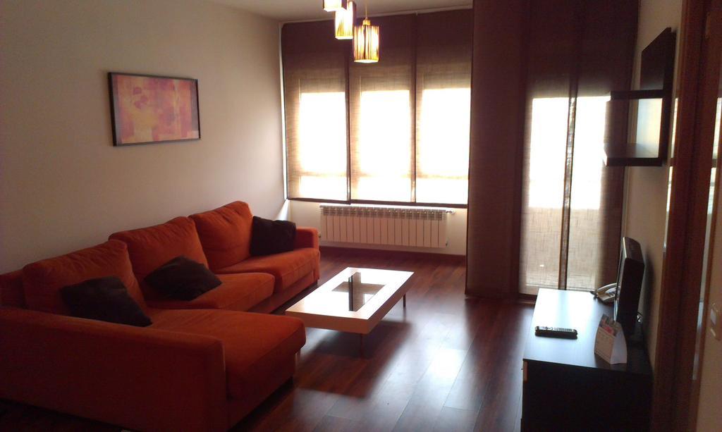Apartamentos Turisticos Veladiez La Lastrilla Quarto foto