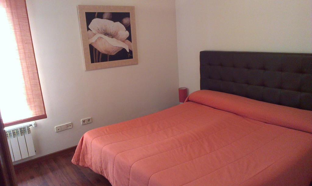 Apartamentos Turisticos Veladiez La Lastrilla Quarto foto
