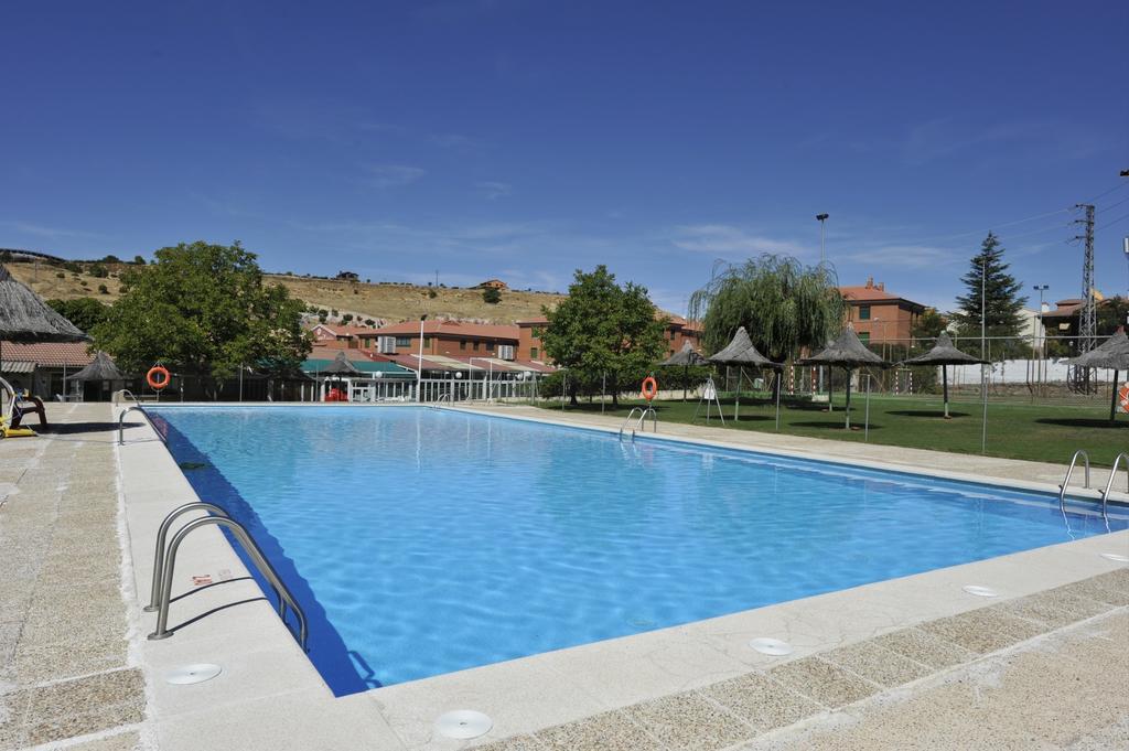 Apartamentos Turisticos Veladiez La Lastrilla Exterior foto